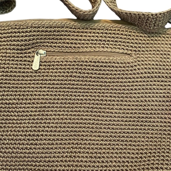 The Sak Beige Woven Classic Handbag With Strap Inside / Outside Pockets - Picture 2 of 9